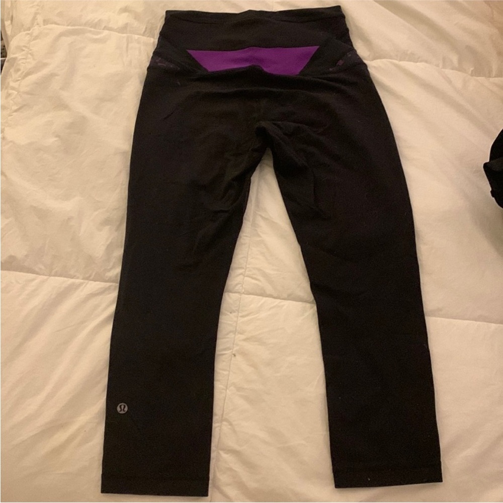 LuluLemon Leggings size 6 purple waistband